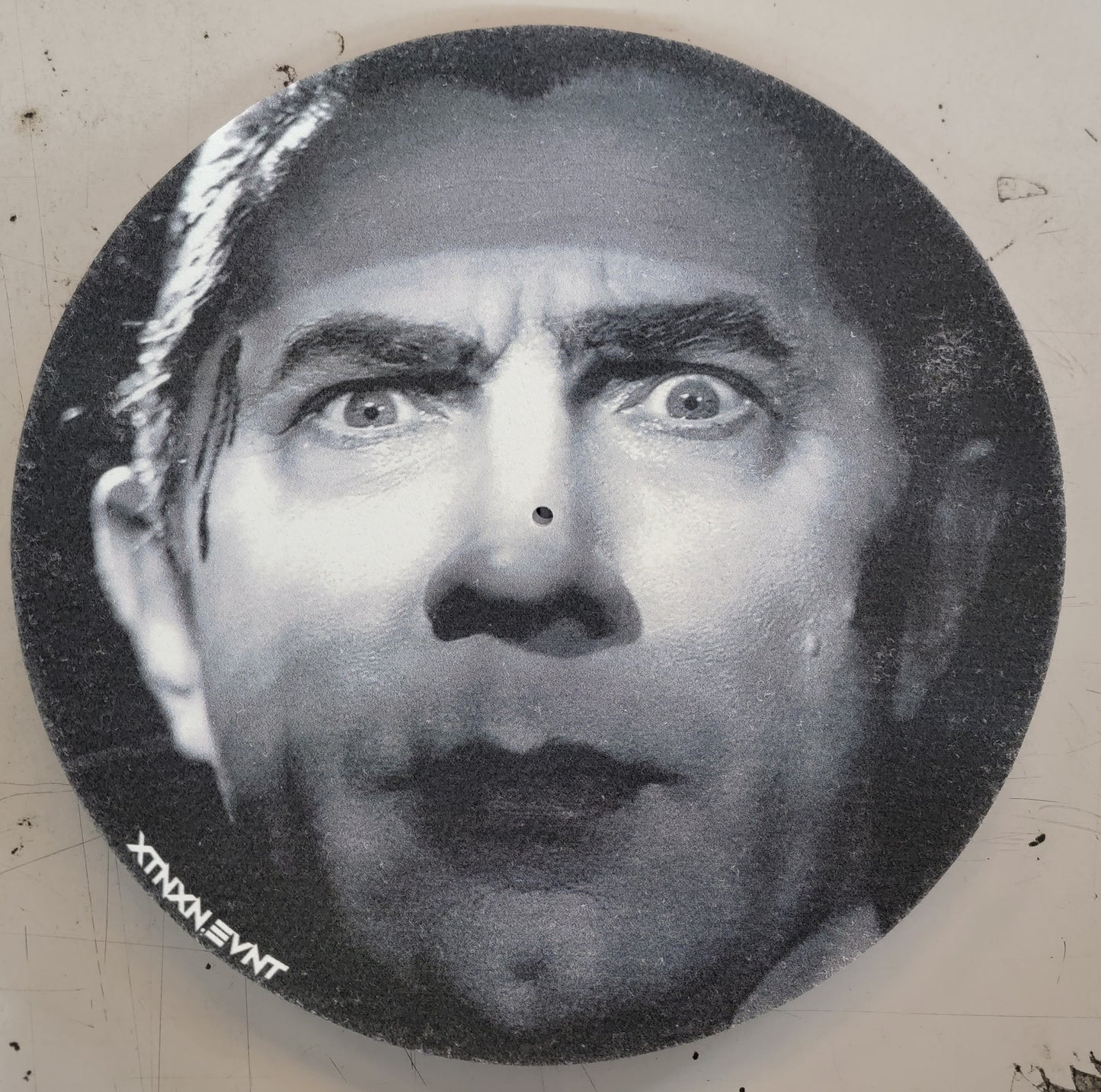 TURNTABLE SLIPMAT - BELA LUGOSI'S HEAD (x1)